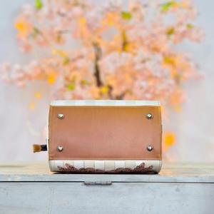 Bolso de Mano de Cuero Vacuno de Lujo con Diseño Floral en Relieve, Cierre de Cremallera con Recorte en Forma de Corazón, Bolso Duradero para Mujer - Product Image 6