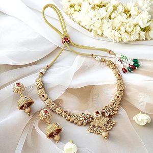 Conjunto de Collar, Pendientes y Tocado de Cristal con Patrón Floral Religioso Bañado en Oro de 24K, Joyería de Aleación Vintage para Boda para Mujer - Product Image 4