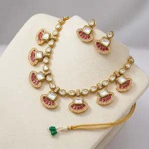 Conjunto de Collar y Pendientes de Oro con Baño de Rodio y Circonitas, Diseño Clásico con Incrustaciones Rojas para Mujer, Joyería Nupcial para Bodas - Product Image 1