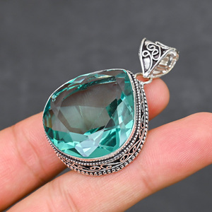 Magnifique pendentif en apatite verte, pierre précieuse créée en laboratoire, en argent sterling 925, fait main, bijou statement, cadeau pour femme, très demandé - Product Image 1