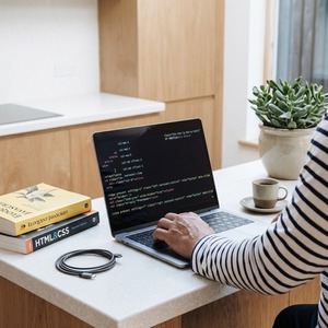 Servicios de Software Web Escalables que Potencian a las Empresas Mediante Ingeniería de Aplicaciones Personalizadas e Integración en la Nube - Product Image 1