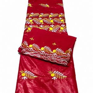 Tela de Encaje Suizo Bordado de Alta Calidad para Vestidos y Diseños de Moda Guatemala - Product Image 2