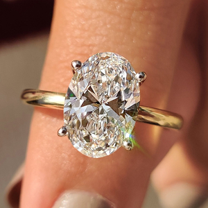 Impresionante Anillo de Compromiso con Diamante Cultivado en Laboratorio de Corte Ovalado en Dos Tonos, Oro Blanco de 14K, Joyería para Mujer, Regalo de Boda y Aniversario - Product Image 1