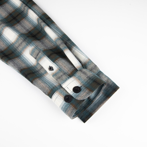Chemise décontractée pour homme à manches longues, col rabattu, à carreaux, en polyester/coton, avec blocs de couleur - Product Image 4