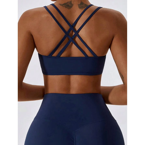 Soutien-gorge de sport noir sans coutures pour femme, col rond, bretelles croisées, maintien moyen, pour yoga, fitness et entraînement - Product Image 2