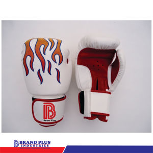 ถุงมือชกมวย Brand Plus รุ่นใหม่ ดีไซน์ Fire Training Flame หนัง PU  โลโก้สั่งทำได้ ระบายอากาศได้ดี น้ำหนักเบา ปรับขนาดได้ เหมาะสำหรับกิจกรรมกลางแจ้ง - Product Image 1