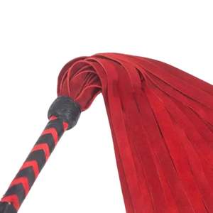 Flogger de Cuero Suave con Caída Fluida para Calentamiento y Juego - Product Image 5
