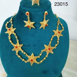 Conjunto de Collar y Aretes Florales de Circonio Chapado en Oro y Platino Estilo Indio de Última Moda para Mujer, Joyería para Compromiso, Boda y Fiesta - Product Image 4