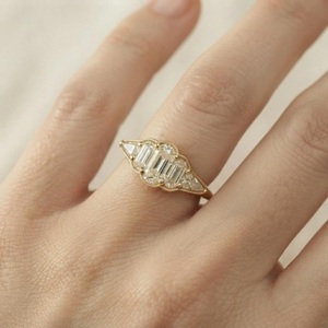 Anillo de Compromiso Clásico para Mujer, Oro Amarillo de 18K, Corte Moval Modificado Antiguo con Piedra Lateral, Diamante Cultivado en Laboratorio, Certificado IGI - Product Image 2