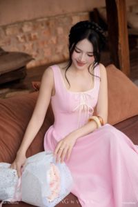 วิวิก้าชุดเดรสลายทางสีชมพูของผู้หญิงแขนกุดคอสี่เหลี่ยมริบบิ้นผูกเอวสูงเอ-ไลน์ฤดูร้อนแม็กซี่ชุดเดรสผู้หญิง CAROLINE - Product Image 4