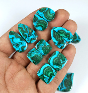 Pierres précieuses en vrac en gros : Paire de cabochons naturels de chrysocolle et malachite, pierres de guérison à facettes, fournisseur en gros Inde - Product Image 3