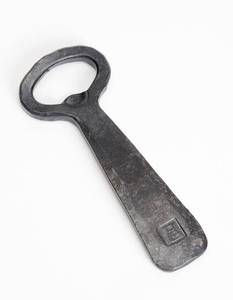 Décapsuleur porte-clés personnalisé en fonte écologique à bords lisses, avec logo sur mesure, décapsuleur durable, cadeau promotionnel - Product Image 2