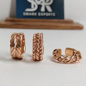 Bague de thérapie magnétique en cuivre tressé et tissé, faite à la main, ajustable, avec motif de chaîne, bijoux de styles moderne, traditionnel et antique - Product Image 5