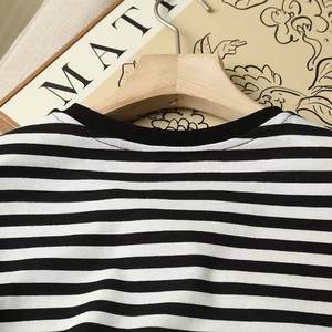 Camiseta a Rayas Personalizada para Mujer, Camiseta de Moda con Estampado por Sublimación, Cuello Redondo y Manga Corta para Mujer - Product Image 4