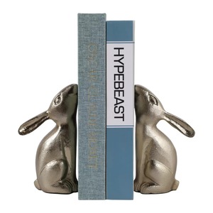 Porte-livres en forme de lapin plaqué or, sculpture décorative en métal, accessoire de bureau à domicile, style contemporain, 2 pièces - Product Image 4