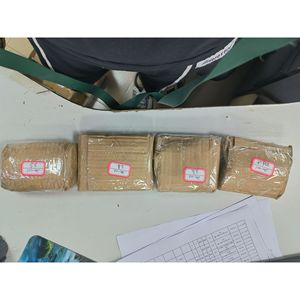 Accessori per Divano Letto in Eleganti Scatole di Carta - Product Image 1