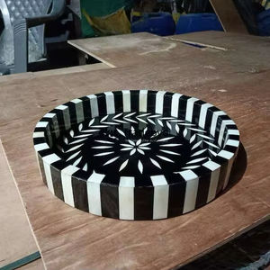 Ensemble de sous-verres décoratifs modernes en os incrusté, mobiles et de qualité supérieure, par Tradebyd - Product Image 1