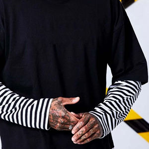 เสื้อยืด OEM คุณภาพพรีเมียมสำหรับผู้ชาย เสื้อยืดสองชั้น สไตล์สตรีทแวร์ ทรงโอเวอร์ไซส์ ผ้าฝ้าย 2 in 1 แขนสองชั้น เสื้อยืดผู้ชาย - Product Image 6