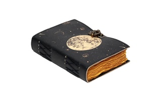 Diario de Cuero de Tapa Dura con Diseño de Luna Llena, Grimoire de Fases, Libro de Hechizos, Diario de Sombras, Papel Vintage con Borde Deshilachado y Encuadernación Cosida - Product Image 2