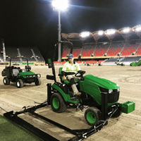 Alat Pemasang Rumput DUO Enam Roda dengan Pelat Kompresi untuk Lapangan Olahraga dan Rumput Stadion Harga Depositnya Adalah