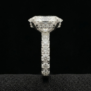 Anillo de Diamantes Clásico de Oro Blanco de 8k para Mujer, Anillo de Compromiso Delicado y Brillante con Elegante Diseño de Canal - Product Image 2