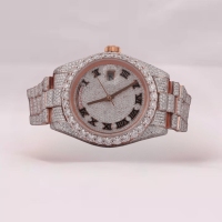 Montre de luxe pour femme en or rose avec diamants, cadran rond à quartz, affichage analogique avec chiffres romains, bracelet en acier inoxydable, fermoir déployant