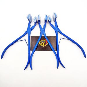 Pinzas de Acero Inoxidable Ecológicas de Alta Calidad para Extensiones de Cabello, con Punta Plana y Mango Azul, Hechas a Mano - Product Image 2