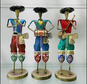 Juego de Figuras Metálicas de Músicos Tradicionales Indios (Juego de 3) - Diseño Vertical Móvil para Celebraciones de Diwali y Bodas - Product Image 2
