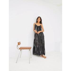 Vestido Maxi Negro Hecho a Mano, Sin Espalda, 100% Algodón, Talla Grande con Volantes - Product Image 1