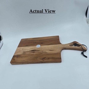 Planche à découper en bois d'acacia avec poignée, planche à découper en bois, plateau de service pour fromage, fournisseur en gros pour la cuisine et les restaurants - Product Image 1