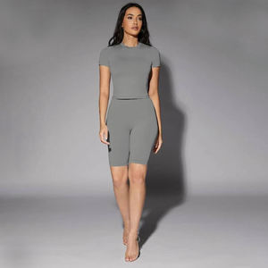 ชุดเสื้อยืดกางเกงขาสั้นสีพื้นราคาดีที่สุดจากปากีสถาน ผ้าฝ้าย 100% เสื้อยืดแขนสั้นสำหรับผู้หญิงพร้อมกางเกงขาสั้น - Product Image 2