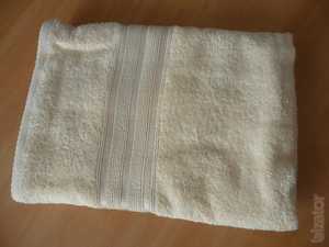 Serviette de bain en coton blanc doux avec motif rayé tissé décoratif - Product Image 3