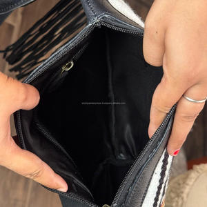 Bolso de Pecho Hecho a Mano con Patrón de Lana, Bandolera de Hombro, Bandolera de Viaje con Mochila - Product Image 6