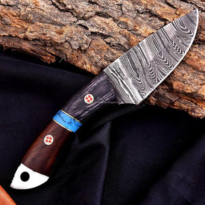 Cuchillo de caza de hoja fija de acero de Damasco Nordic Forge con punta caída, mango de palisandro y madera Pakka, con funda de cuero y hoja de espiga completa. - Product Image 4