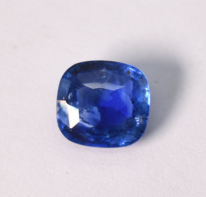 Saphir bleu royal naturel : 4,15 carats, taille coussin, 10x9,20x5 mm - Product Image 6