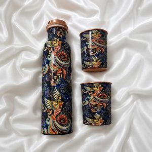 Botella de Agua de Cobre con Diseño Floral de Pavo Real y 2 Vasos, Diseño Clásico, Reutilizable, Portátil, para Uso en Exteriores y Oficina - Product Image 2