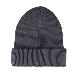 Gorro de Punto Acanalado Unisex para Invierno con Parche de Cuero en Blanco para Bordado de Logotipo Personalizado al por Mayor - Product Image 5
