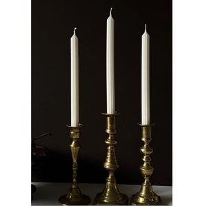 Velas delgadas cónicas acanaladas para comedor, columna, venta al por mayor, personalizadas, de metal, elegantes, para decorar el hogar, festivas, para hotel, restaurante, mesa de boda - Product Image 1