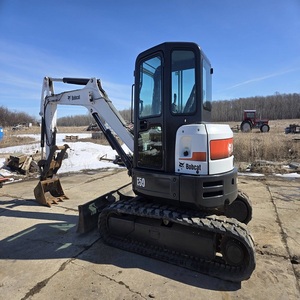Excavatrice Bobcat E50, équipement compact robuste pour les chantiers de construction, disponible en stock, livraison rapide - Product Image 4