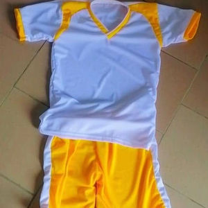 Ensembles de vêtements de football / Vêtements de football personnalisés en gros pour hommes, uniforme complet de football, ensembles de maillots de football sportifs, design haut de gamme - Product Image 1