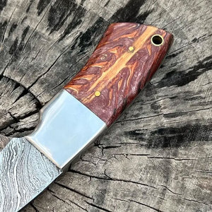 Cuchillo de Caza de Acero de Damasco Hecho a Mano con Funda de Cuero, Herramienta Utilitaria para Campistas y Viajeros - Product Image 3