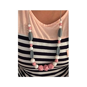 Collar con Colgante de Cuentas de Resina Coloridas, Joyería Hecha a Mano para Mujer, Regalo Bonito, Marca APEX ALIGN, OEM ODM - Product Image 3