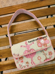 Bolso de Hombro Ballerina Bloom con Bordado Hecho a Mano y Cuentas, Cierre Magnético, Ecológico, Ligero, Duradero y Elegante, en Satén - Product Image 1