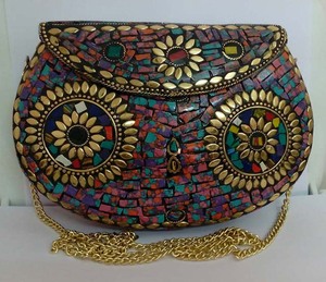 Sacs en métal mosaïque multi-fleurs pour femmes, pour occasions spéciales, GC-BG-577, disponibles au meilleur prix auprès d'un exportateur indien. - Product Image 1
