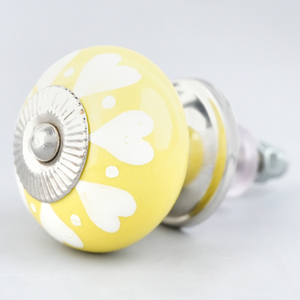Boutons de meuble en céramique faits à la main en gros, poignées de porte et tirants de tiroir ronds en forme de cœur jaune et blanc - Product Image 1