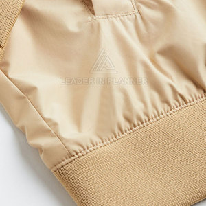 เสื้อแจ็คเก็ตกันน้ำ 100% โพลีเอสเตอร์สำหรับผู้ชาย ฤดูหนาว ขายส่ง ดีไซน์ใหม่ รับออกแบบโลโก้ เสื้อแจ็คเก็ตบอมเบอร์ผู้ชาย - Product Image 6