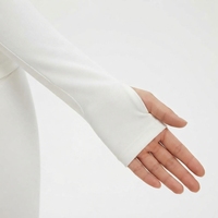 Ensemble de yoga sans couture personnalisé pour femmes, couleurs variées, short taille haute, haut à col montant et manches longues, tenue de performance 3 pièces à séchage rapide