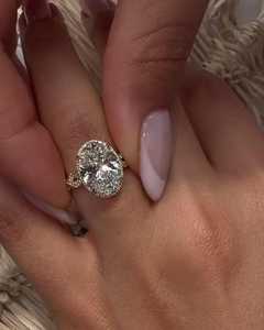 Anillo de compromiso de oro macizo de 14K y 18K con diamante de corte ovalado de 3.70 quilates, halo oculto, solitario, cultivado en laboratorio, joyería nupcial moderna para mujer, venta al por mayor - Product Image 4
