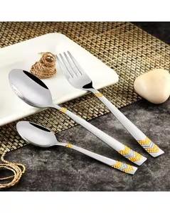 Juego de Cubiertos Metálicos Contemporáneos con Mango de Esmalte Azul, Cuchara y Tenedor para Servir, Elegante Juego para Buffet y Catering - Product Image 2