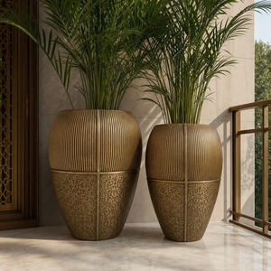 Jarrón de Piso Contemporáneo Texturizado, Maceta Decorativa Hecha a Mano para Interiores, Macetero de Metal de Diseño Moderno - Product Image 6